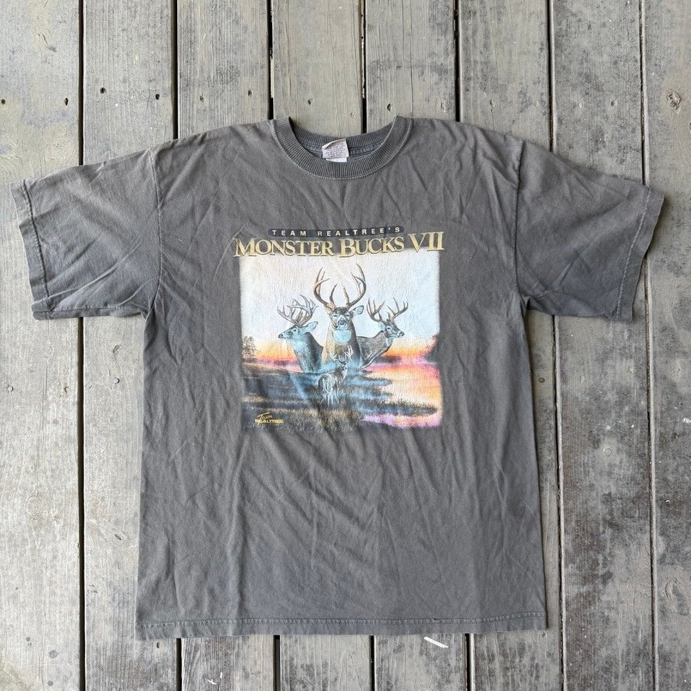 Team Realtree Monster Bucks VII Graphic T-Shirt Gray XL Vintage Hunting Tee